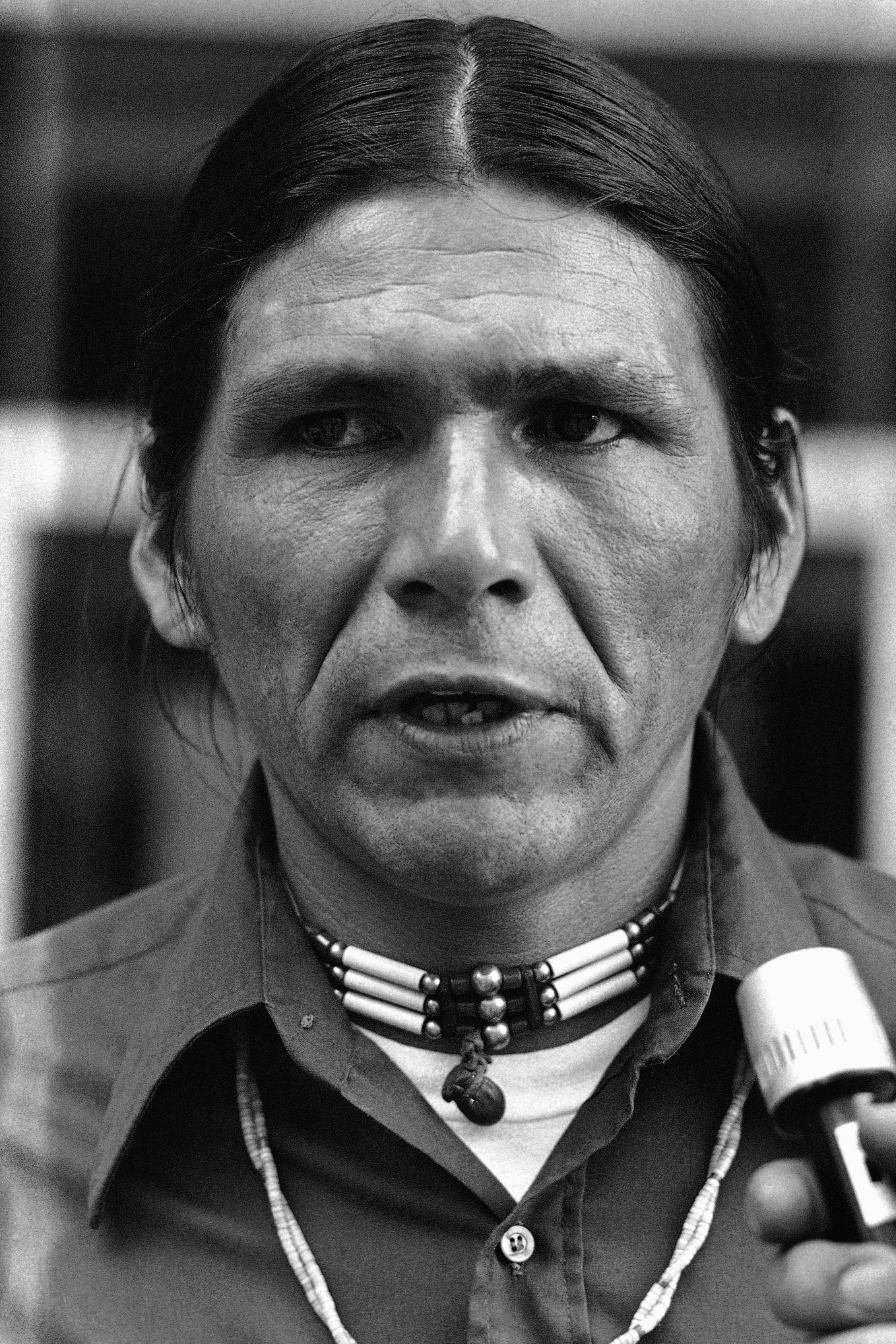 et billede af Dennis Banks