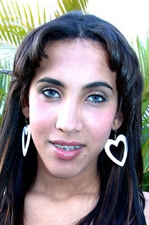 Profile image of Viviane Rodrigues, a notable actor/actress