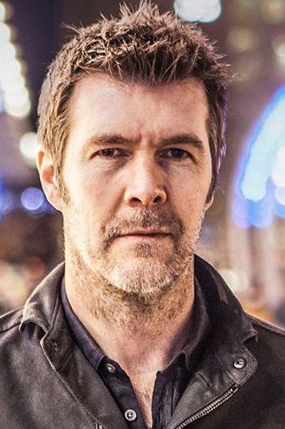 et billede af Rhod Gilbert