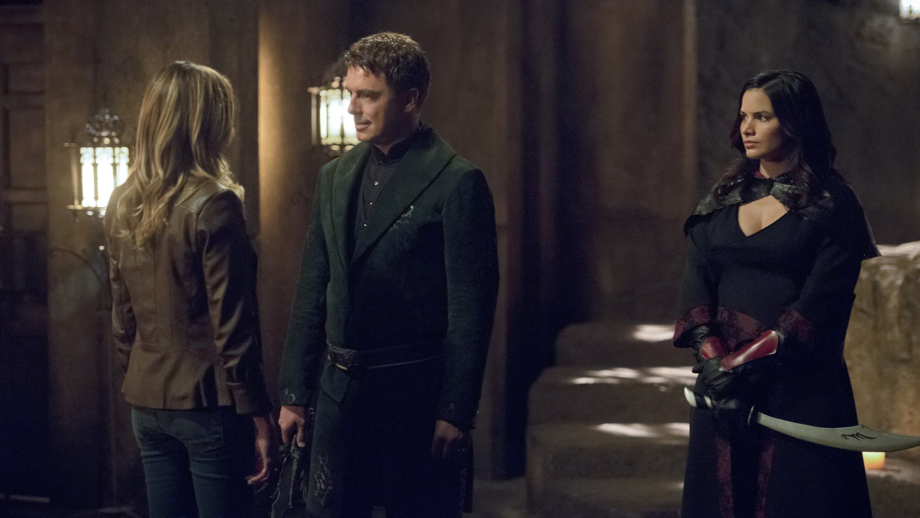 Arrow Season 4 :Episode 3  Restoration