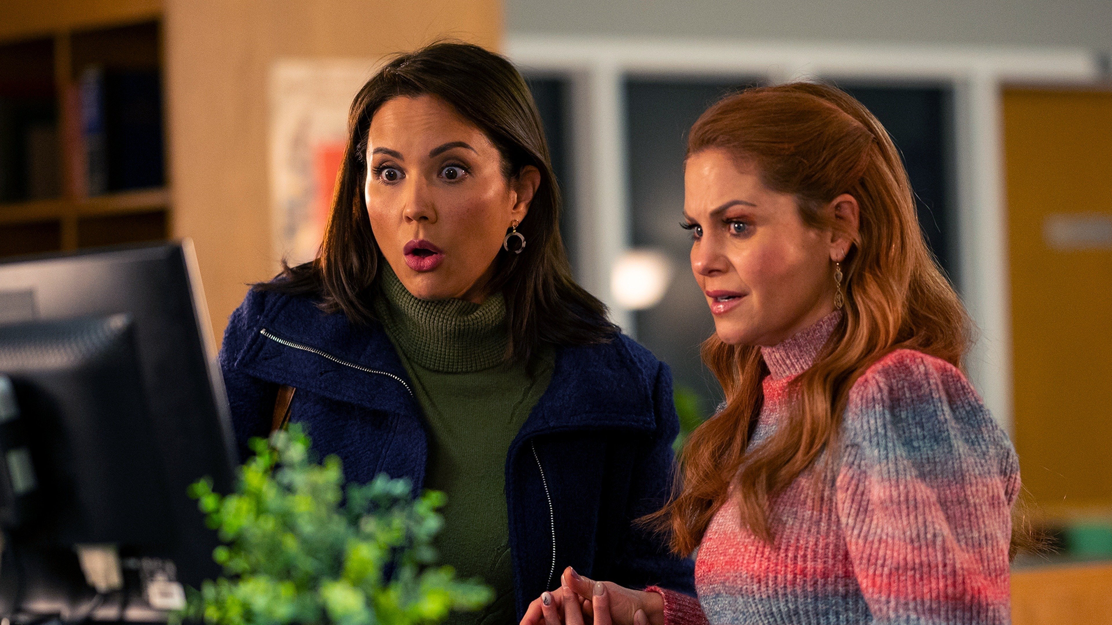 Aurora Teagarden Mysteries How to Con A Con Vumoo