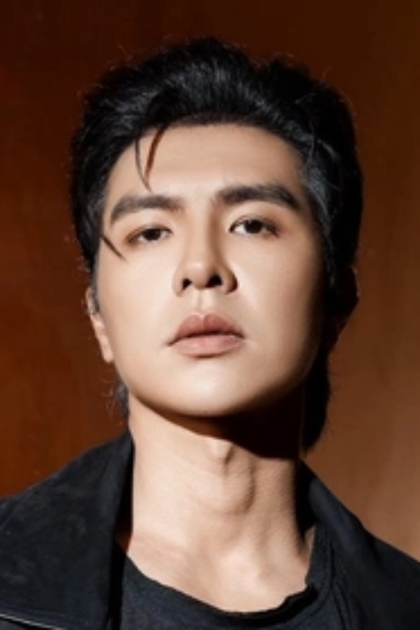 et billede af Steven Nguyễn