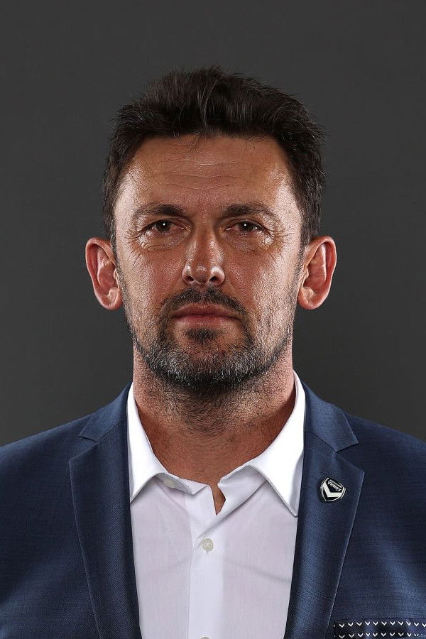 et billede af Tony Popovic