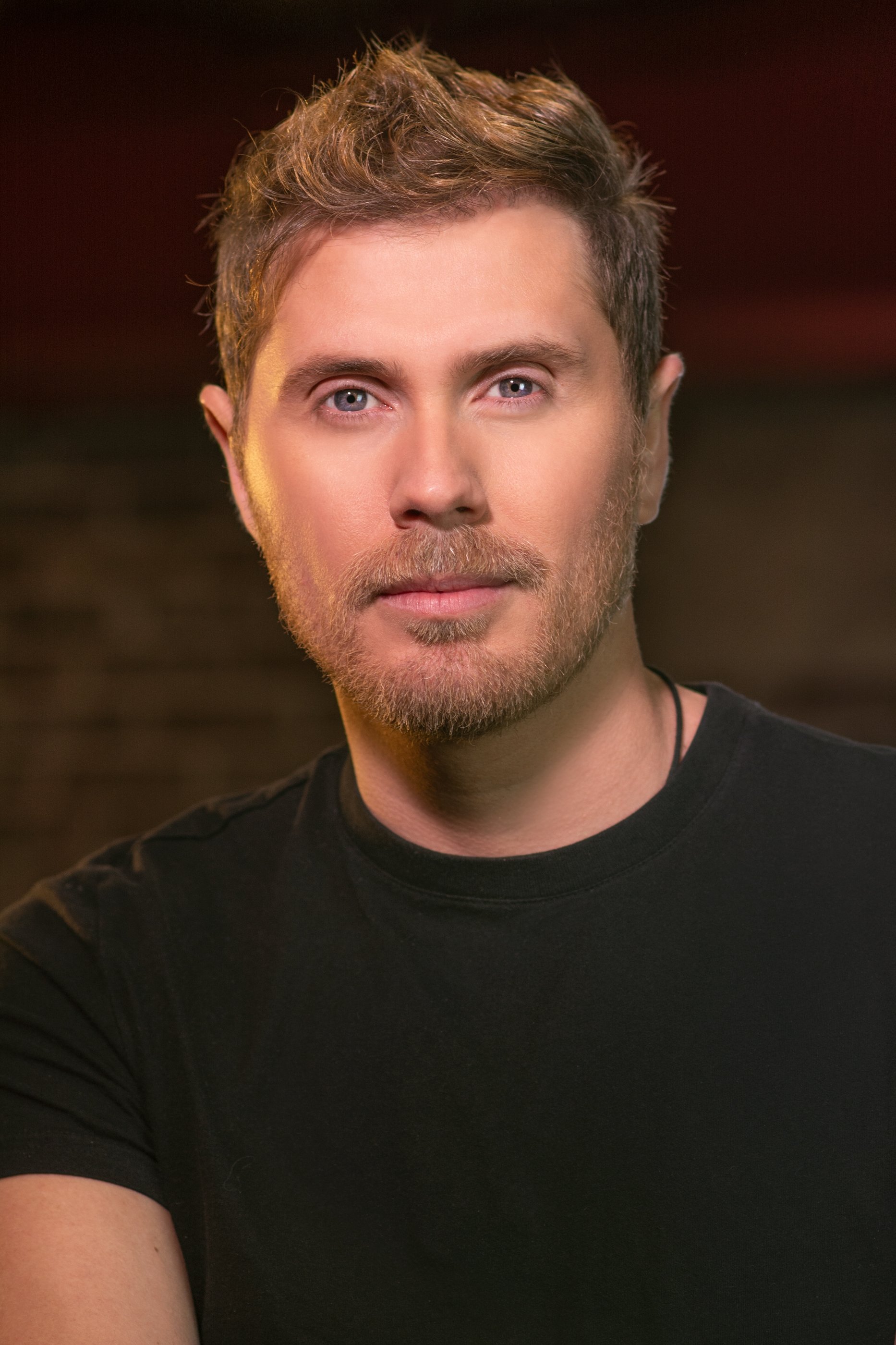 et billede af Anthony Moore