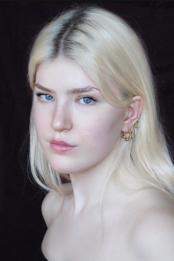 et billede af Dora Rowdon