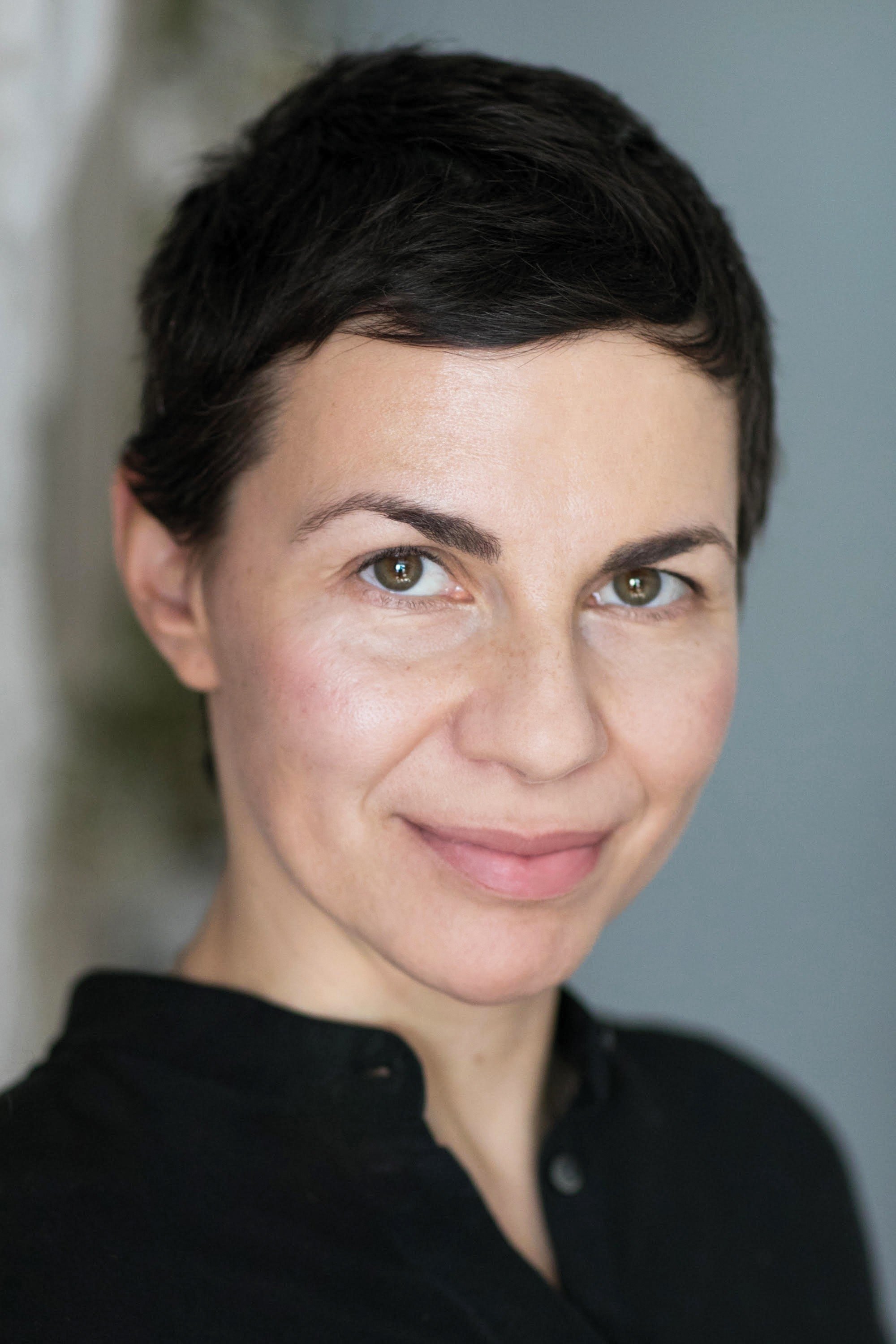 Bára Jíchová Tyson | Editor