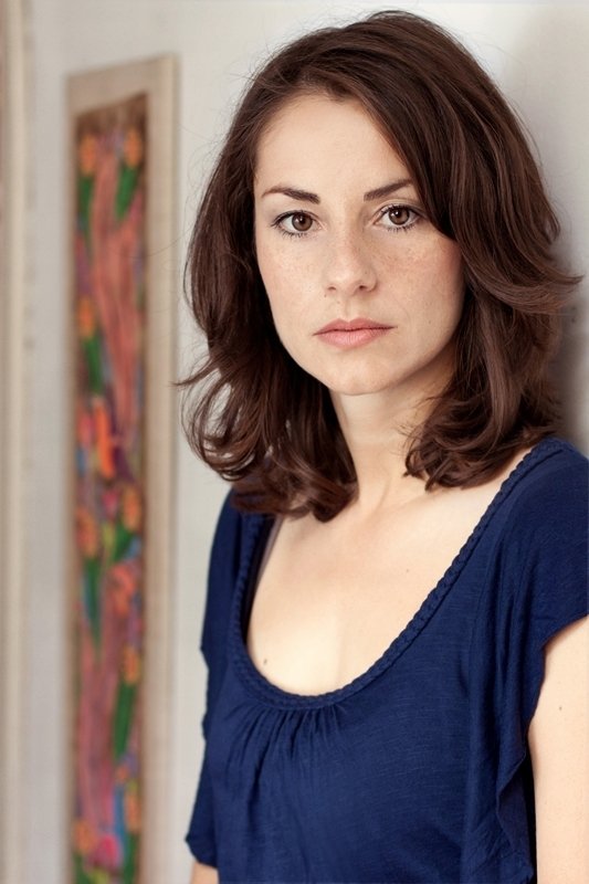 et billede af Nina Azizi