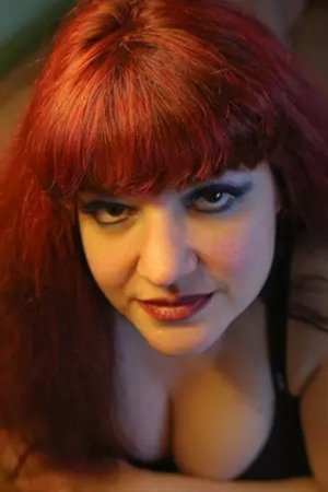 et billede af Deana Enoches