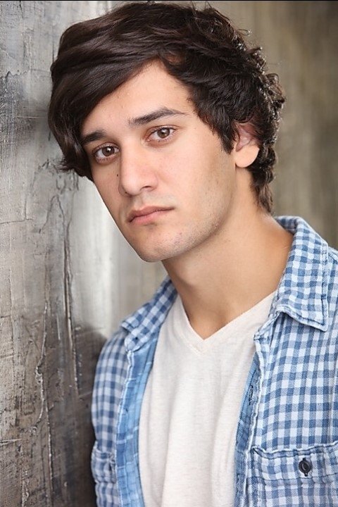 et billede af Alec Holden