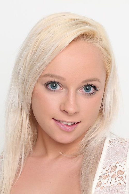 et billede af Naomi Nevena