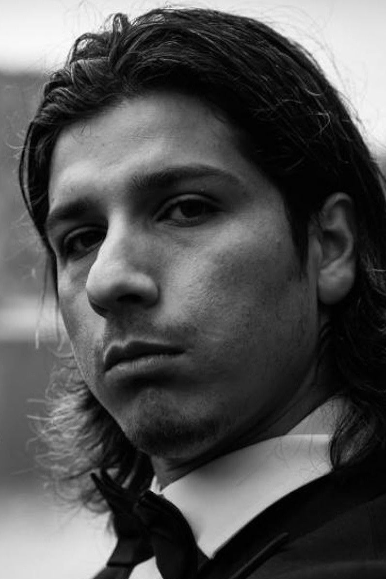 et billede af Shokat Harjo