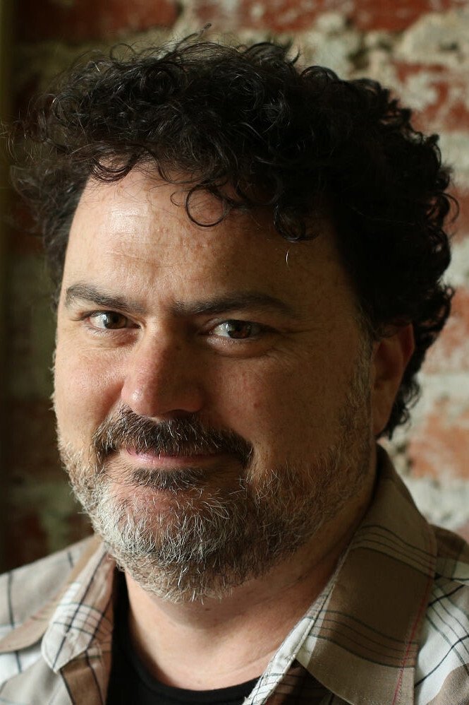 et billede af Tim Schafer