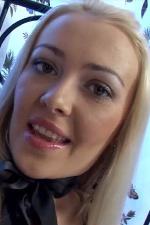 et billede af Aina Maxine