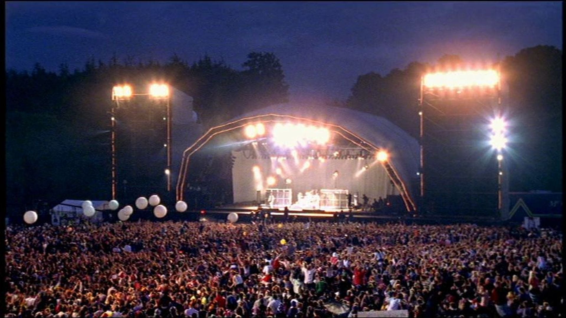 Bryan Adams: Live at Slane Castle (2001)