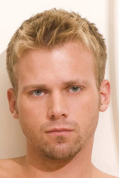 et billede af Cameron Marshall