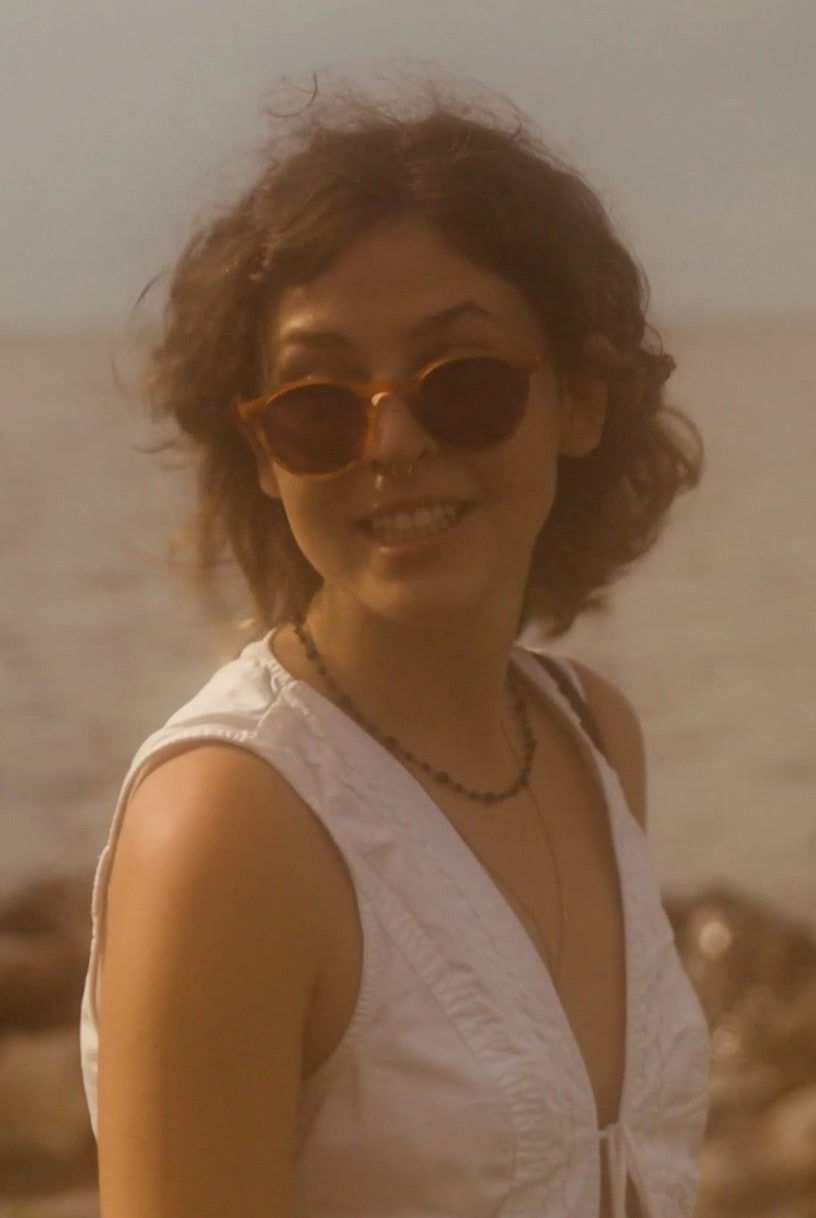 et billede af Clara Barnstone