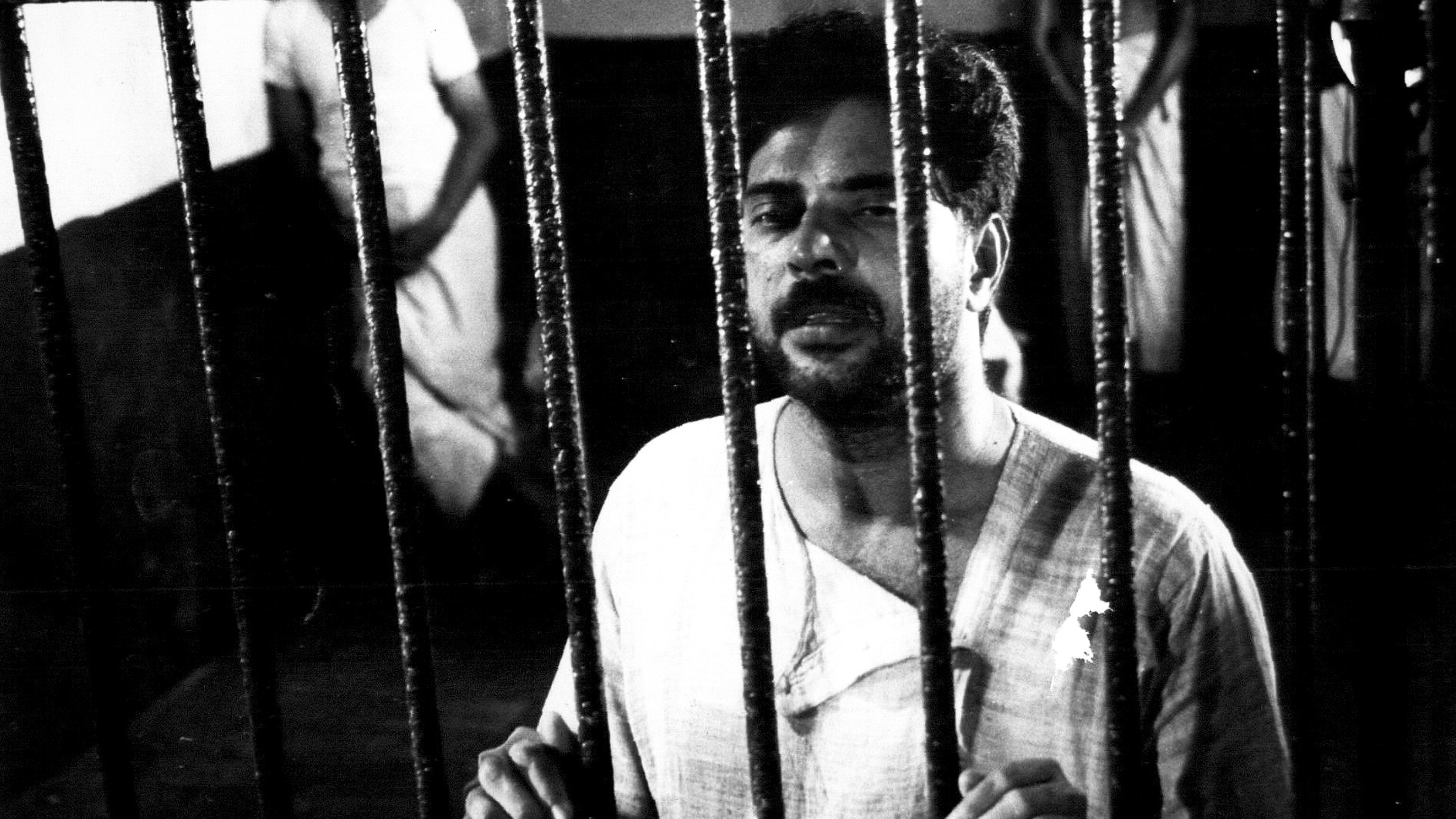 Mathilukal (1990)