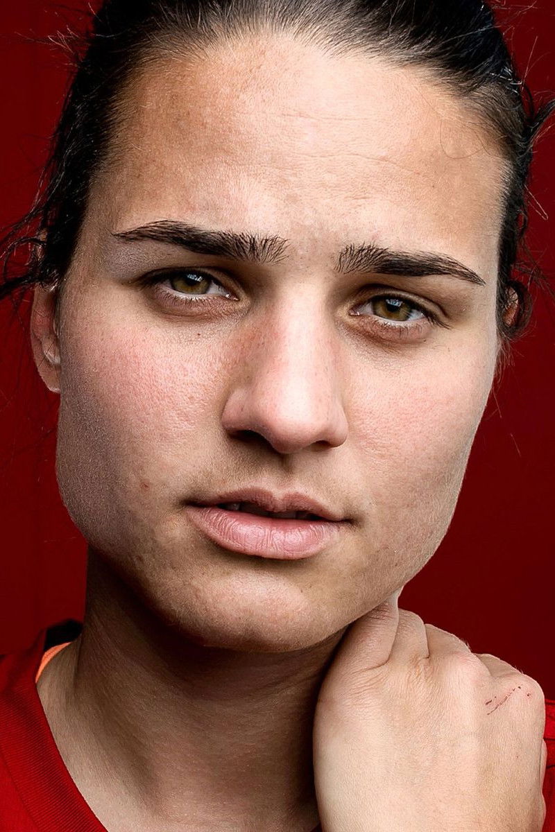 et billede af Dszenifer Marozsán