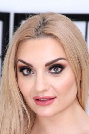 et billede af Caty Kiss