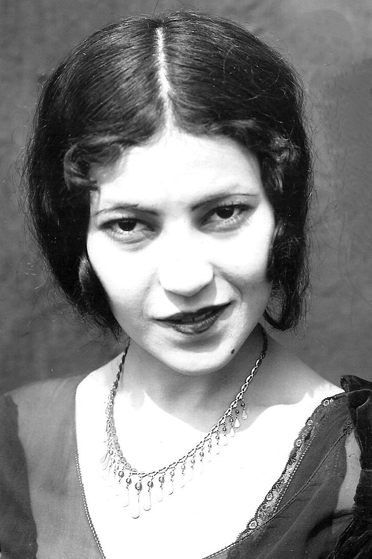 et billede af Ynez Seabury