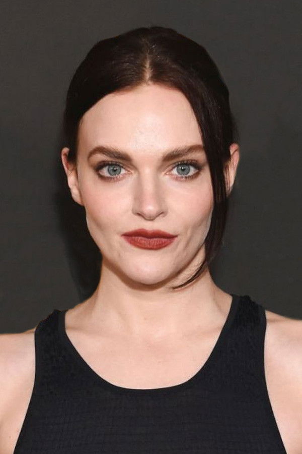 et billede af Madeline Brewer
