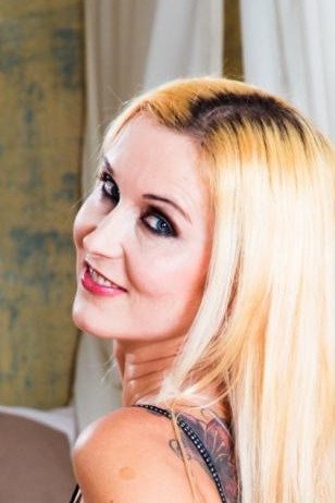 Profile image of Mandy Paradise, a notable actor/actress