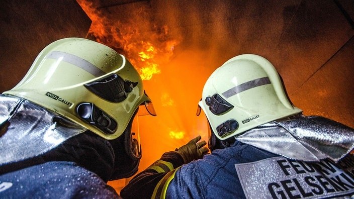 Feuer & Flamme – Mit Feuerwehrmännern im Einsatz
