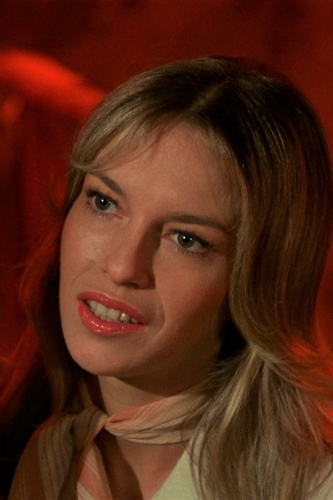 et billede af Crystin Sinclaire