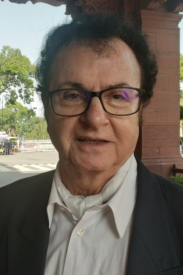 et billede af George Baker