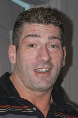 et billede af John West