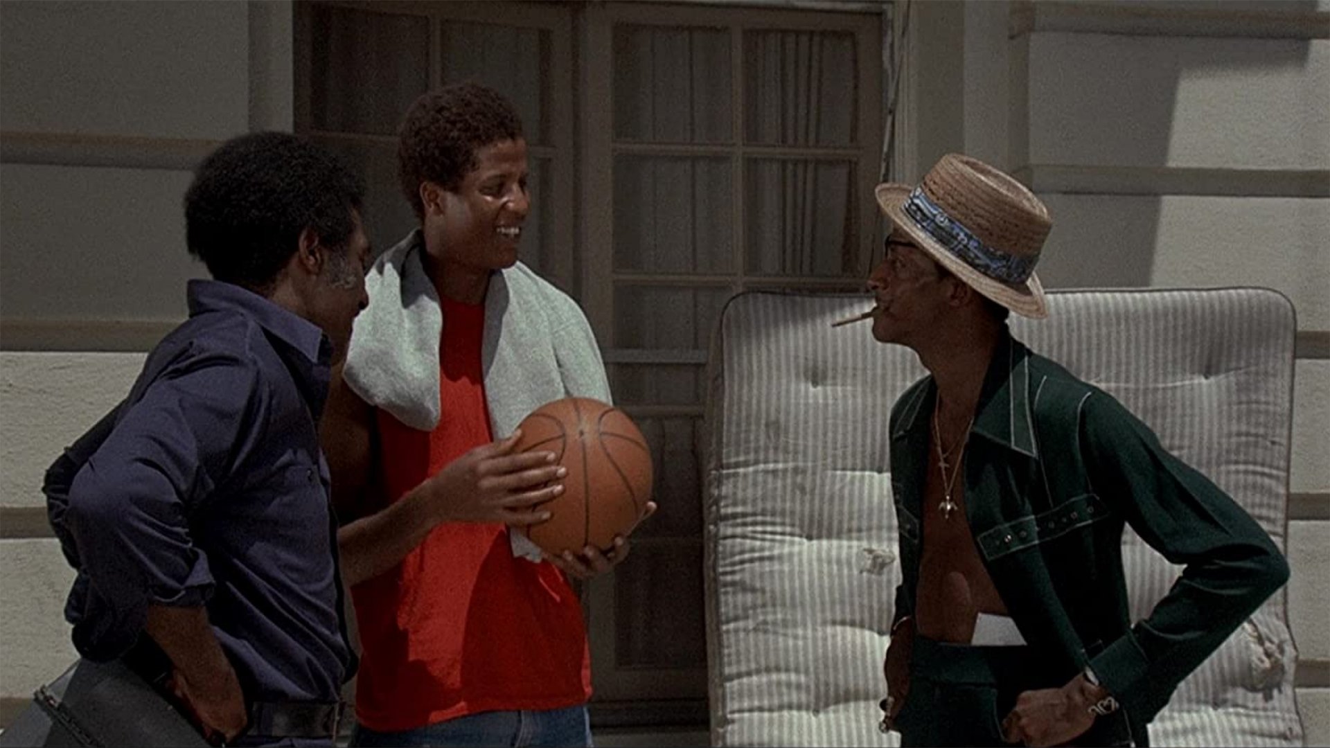 Cornbread, Earl and Me (1975)