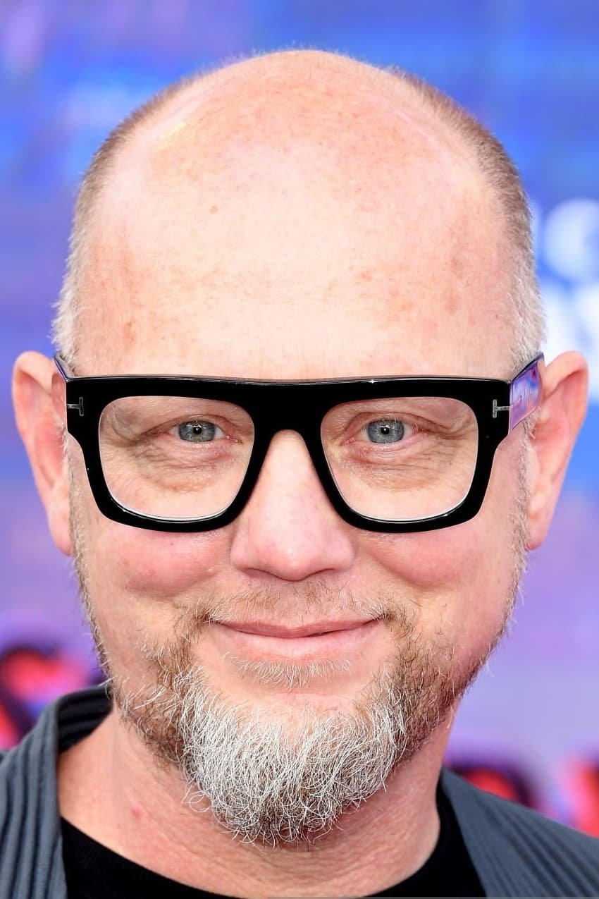 et billede af Justin K. Thompson