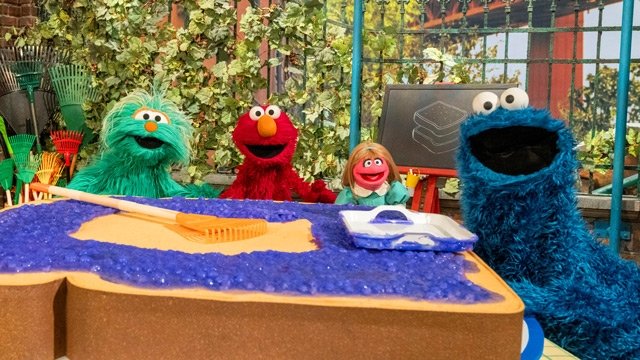 Sesame Street - Season 55 Episode 17 : A Snuffy-Sized Sandwich