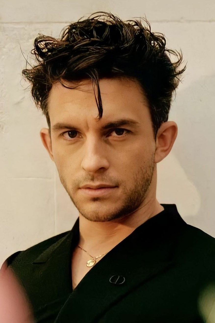 et billede af Jonathan Bailey
