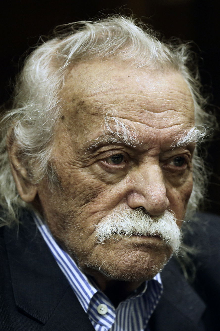 et billede af Manolis Glezos