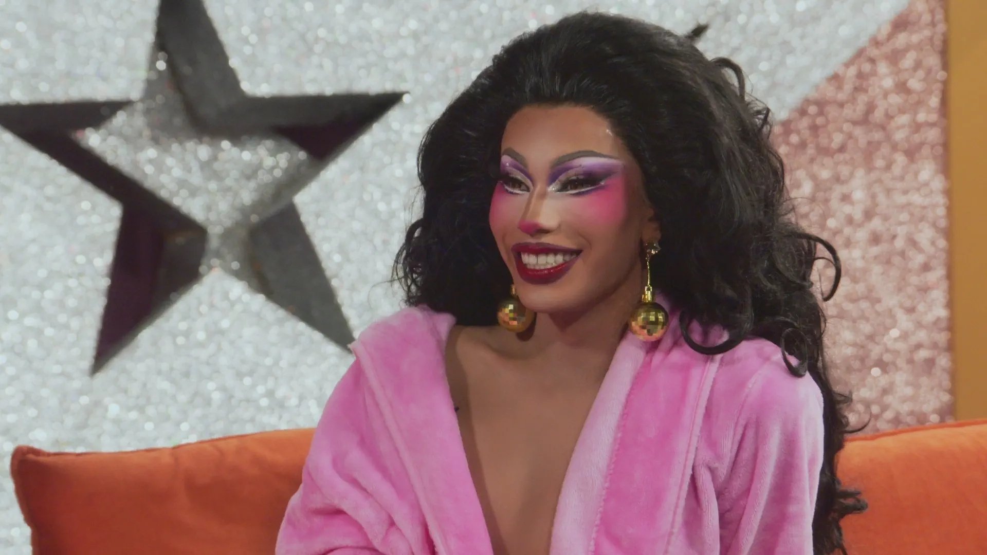RuPaul's Drag Race All Stars: UNTUCKED - Season 7 Episode 4 : Eight Ball