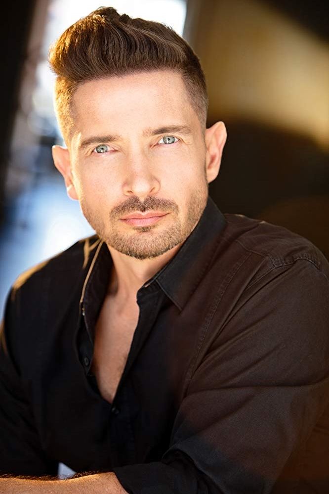 Daniel Felix de Weldon as DJ