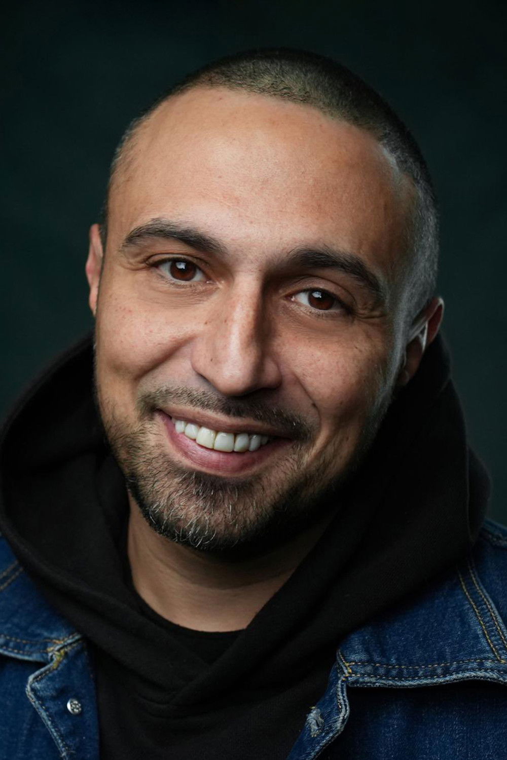 et billede af Adam Deacon