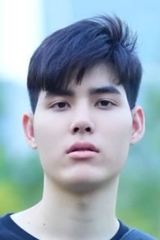 Profile image of Kongthapjittrin Lertsinthanakul, a notable actor/actress