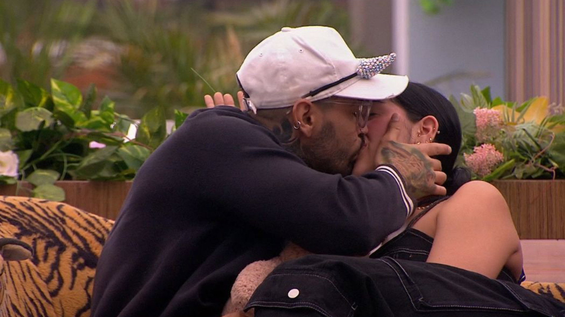 La Casa de los Famosos Colombia Season 3 :Episode 90  Besos van, besos vienen