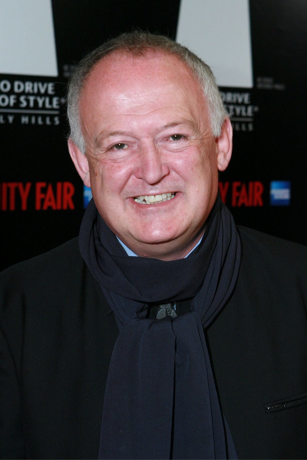 et billede af James Acheson