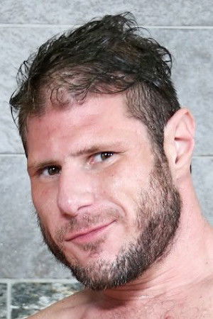 et billede af Luke Ewing