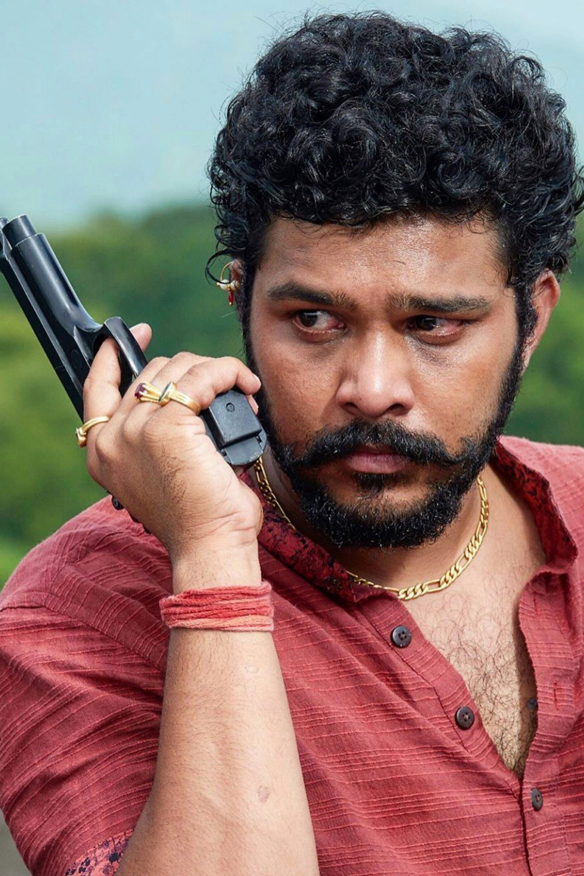 et billede af Suyash Tilak