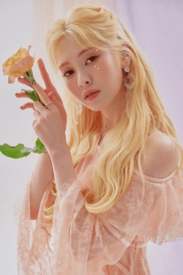 et billede af Baek Ye-bin