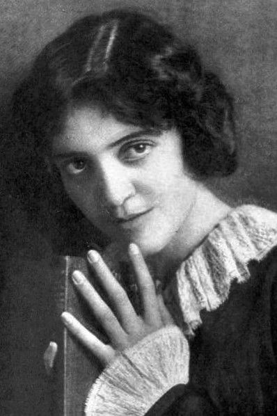 et billede af Hazel Buckham