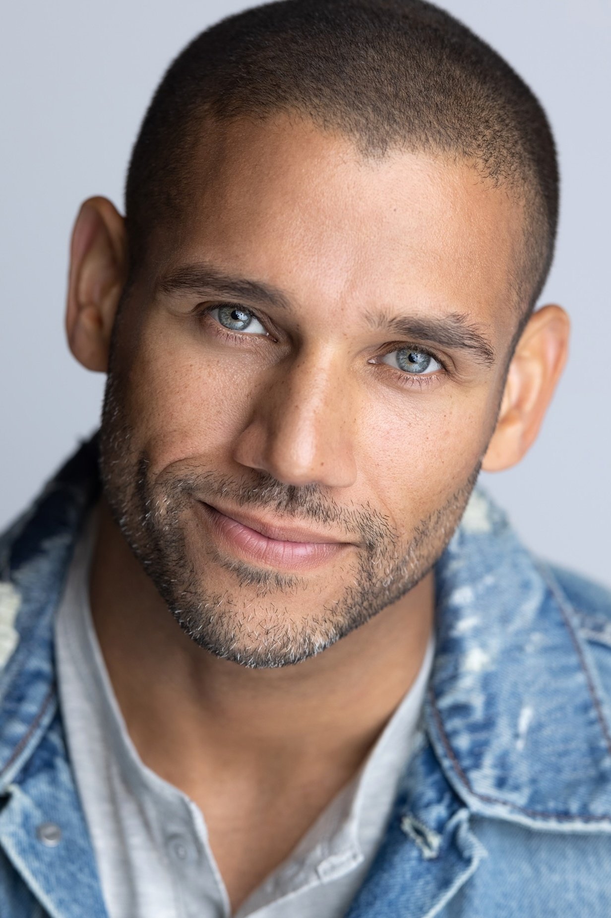 et billede af Michel Curiel