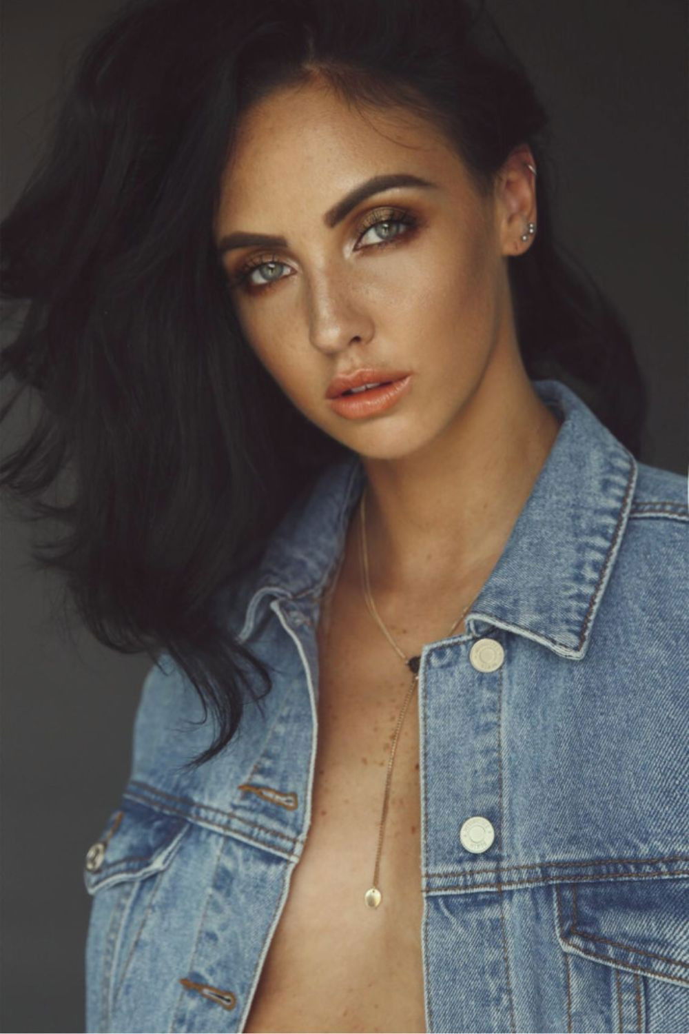 et billede af Lili Hodge