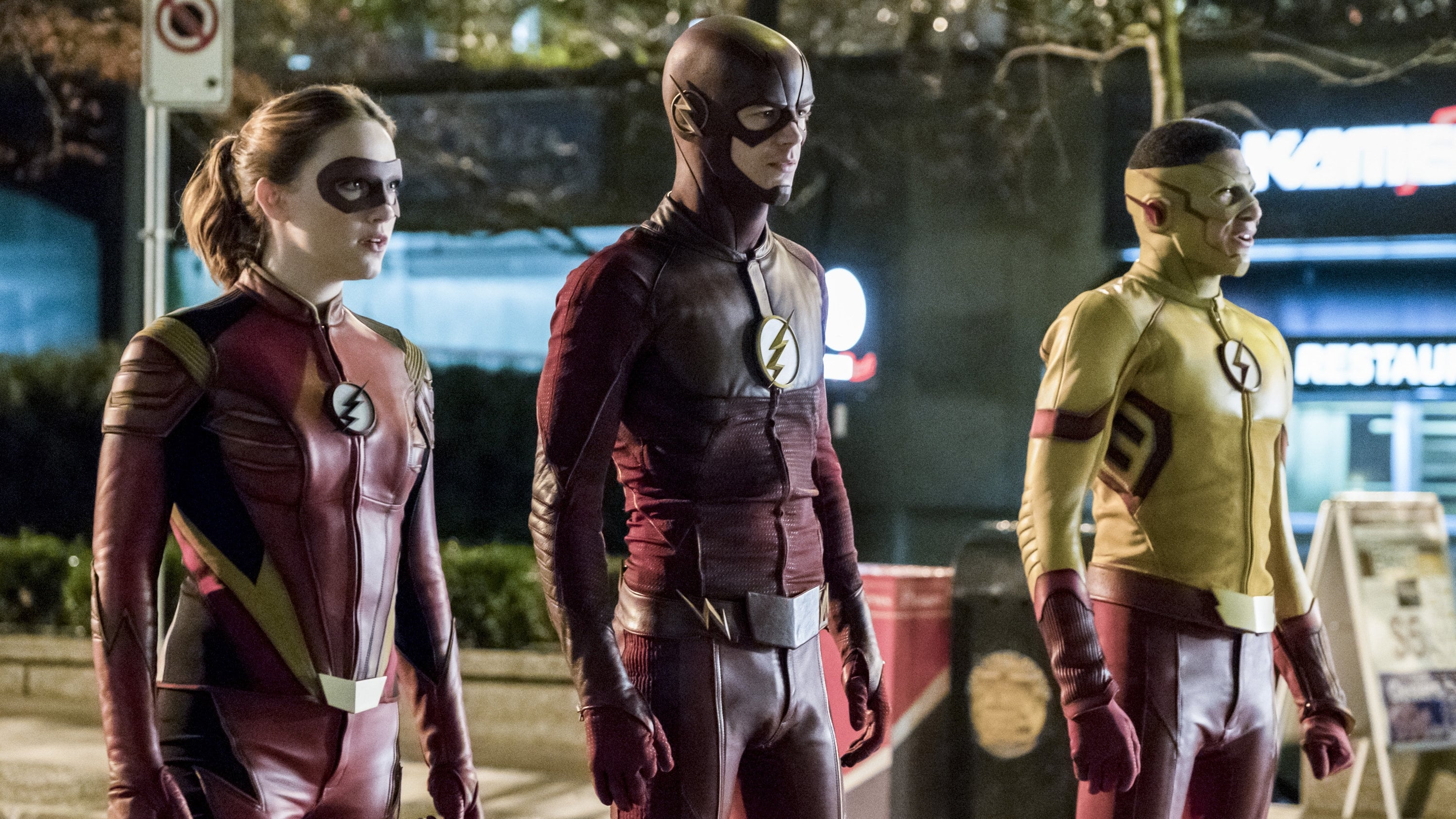 The Flash Season 3 :Episode 14  Attack on Central City (2)