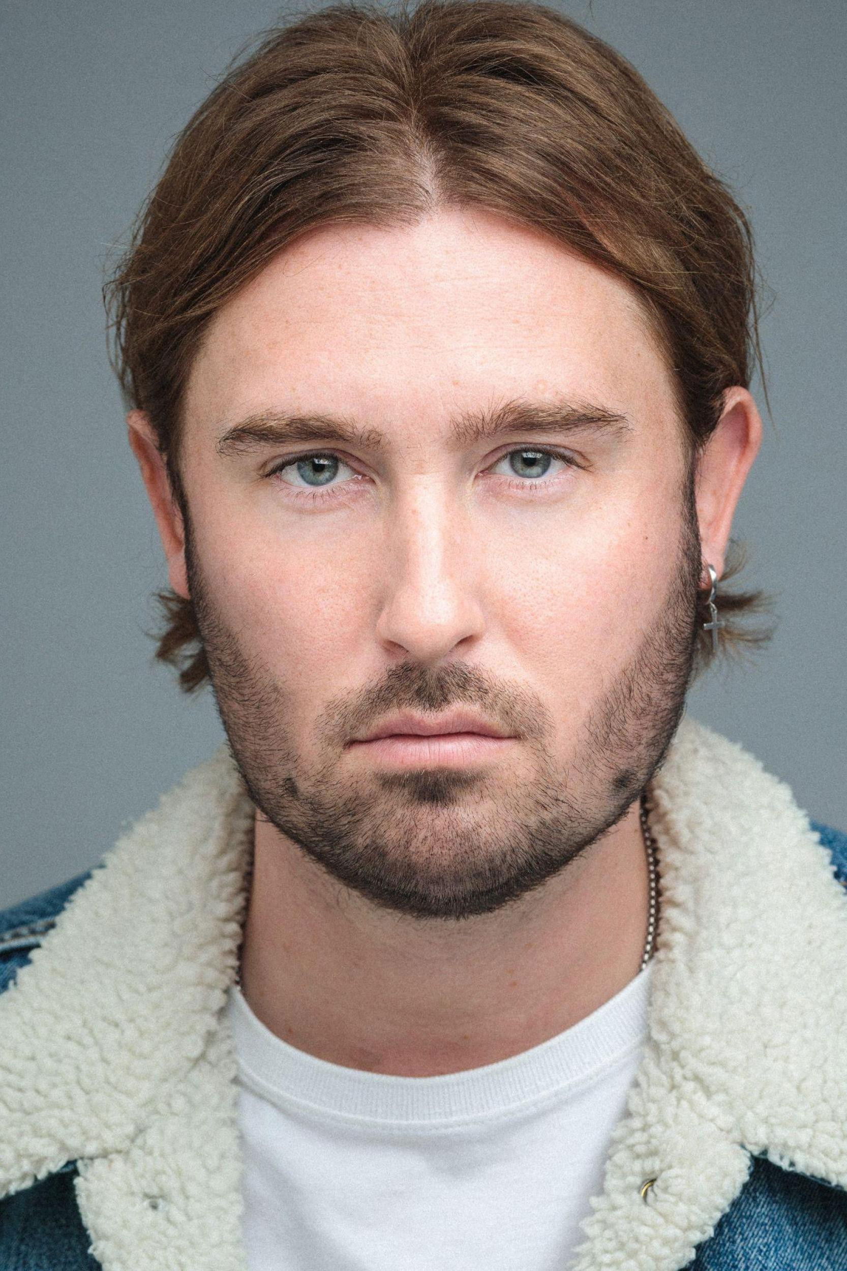 et billede af David Anthony Barr