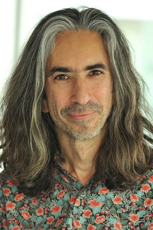 et billede af Anand Tucker